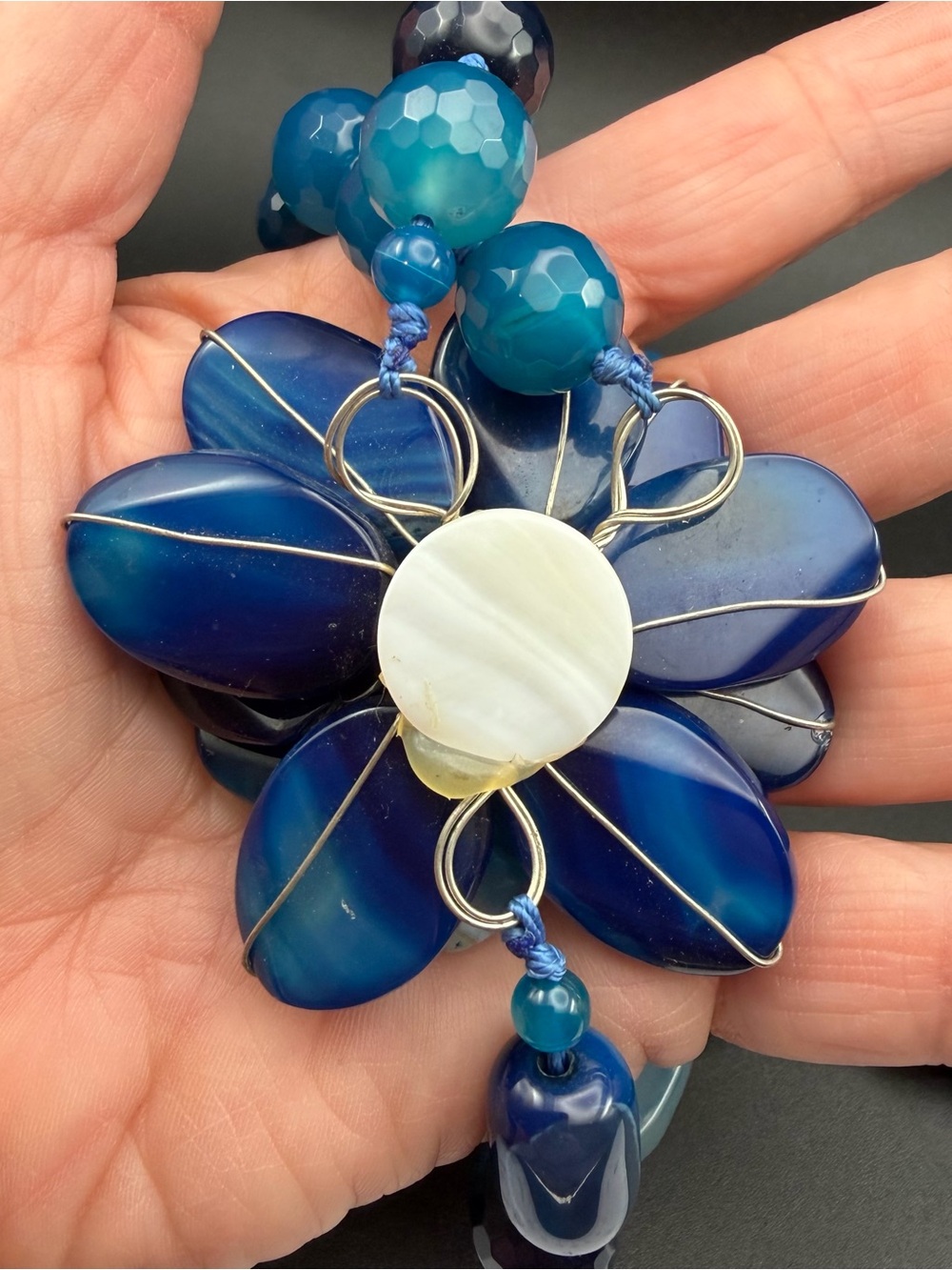 Gorgeous!!! Statement necklace Heavy #K82 Blue Agate or Glass ? Flower accent - Picture 15 of 16